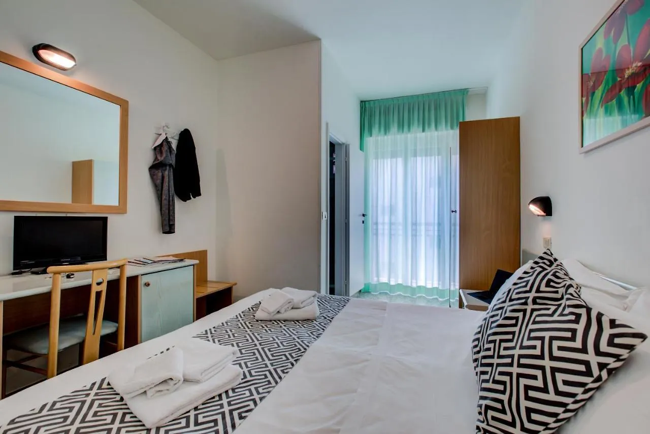 Hotel Christian Ideale Per Famiglie Riccione