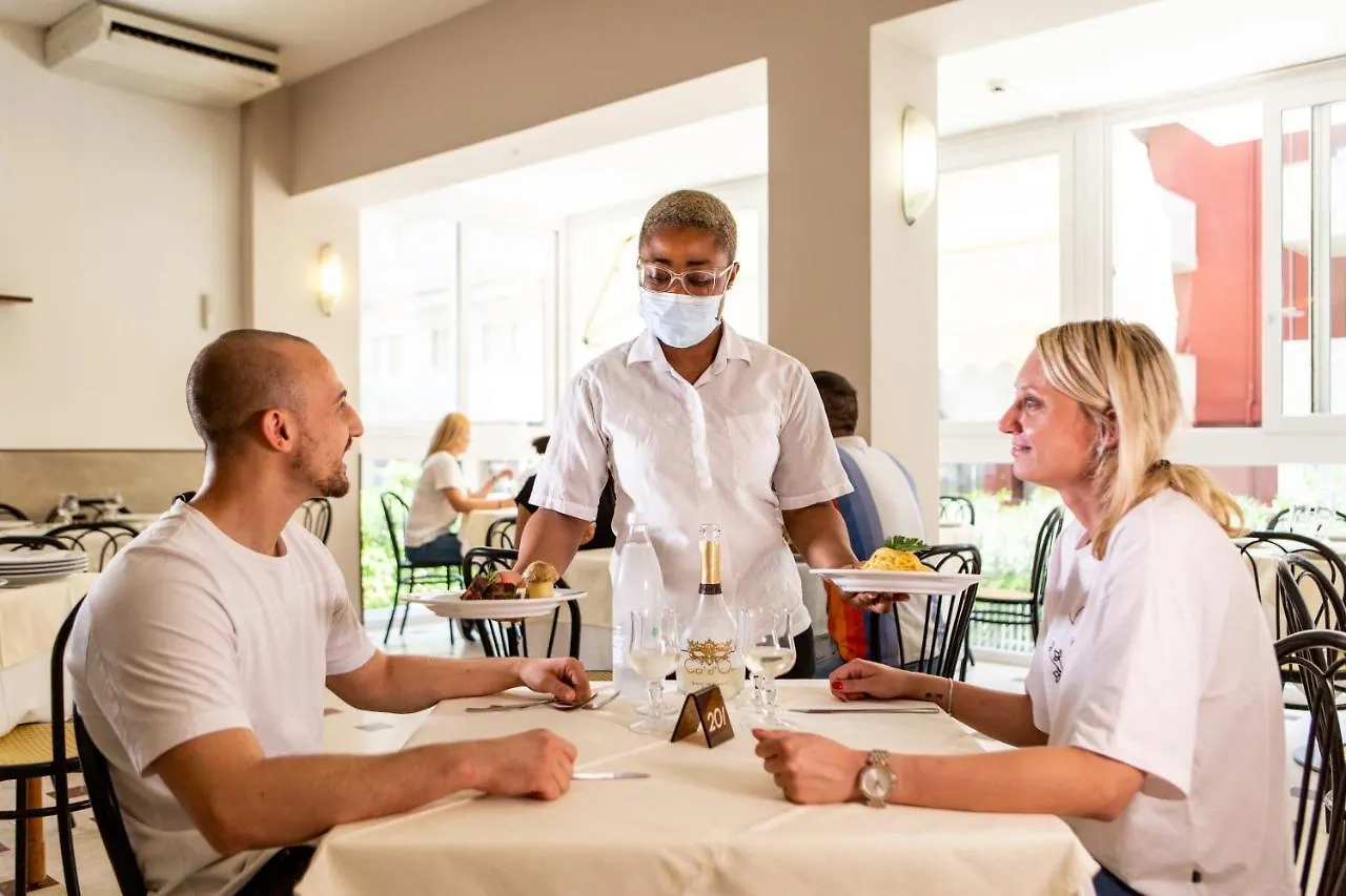 Hotel Christian Ideale Per Famiglie Riccione