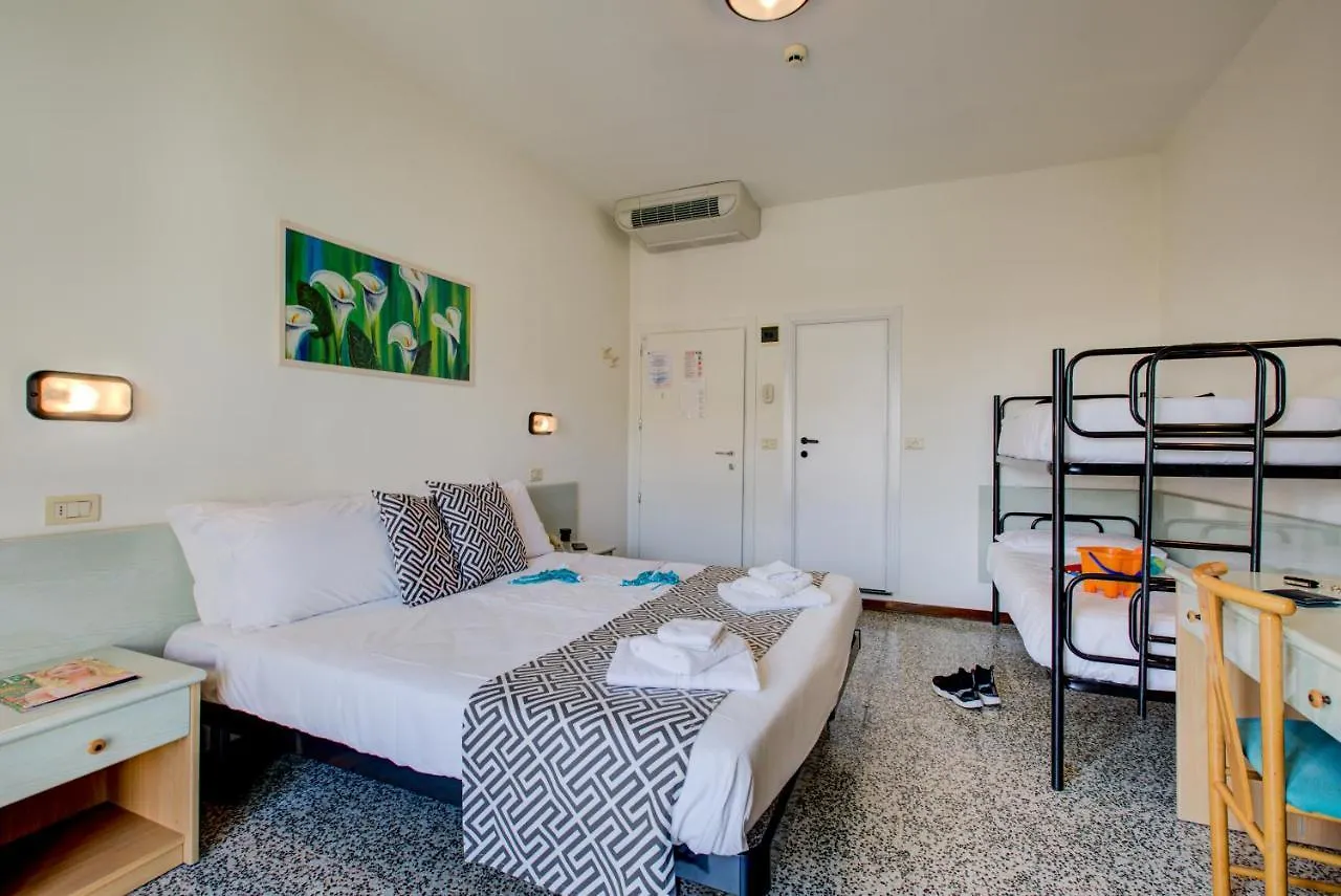 Hotel Christian Ideale Per Famiglie Riccione 3*,  Italia
