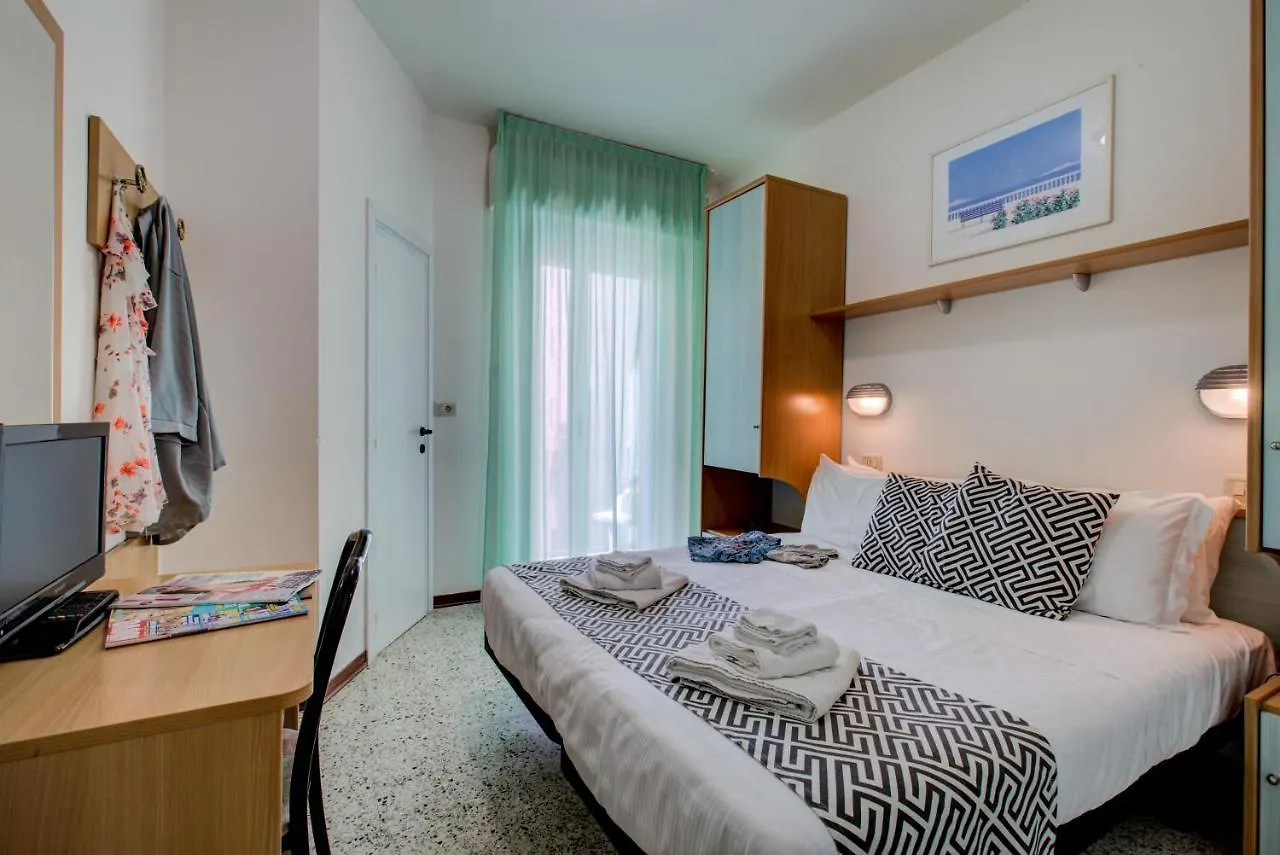 Hotel Christian Ideale Per Famiglie Riccione 3*,  Italia