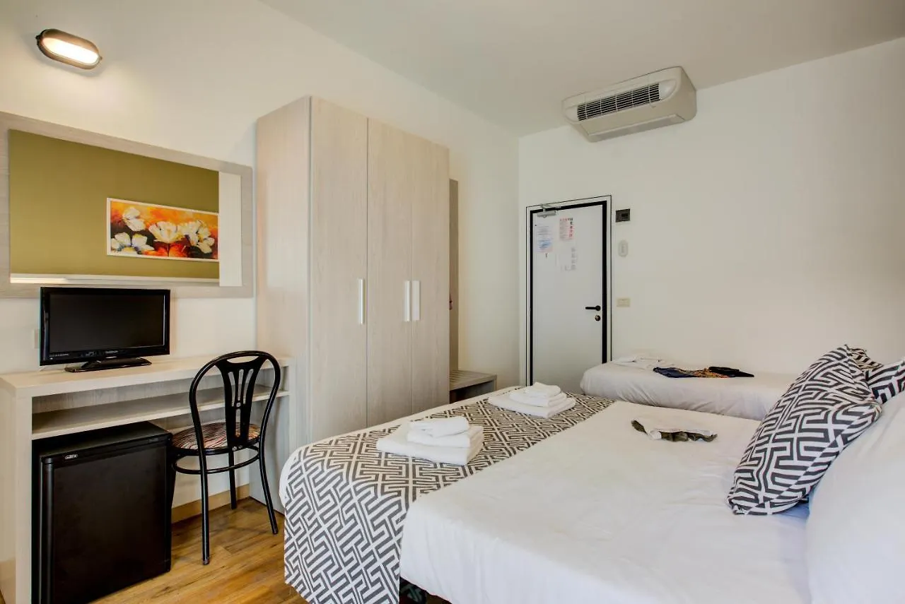 Hotel Christian Ideale Per Famiglie Riccione 3*,  Italia