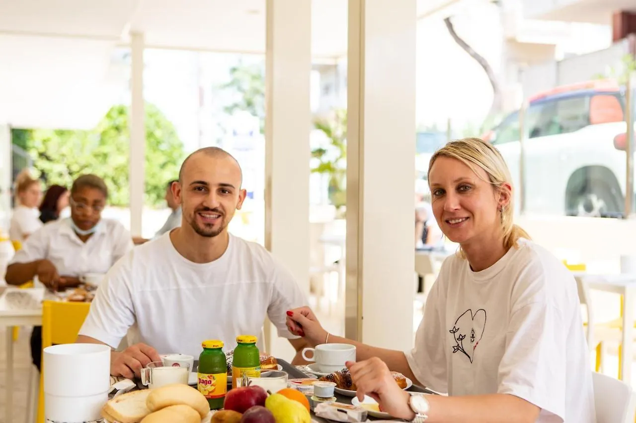 Hotel Christian Ideale Per Famiglie Riccione