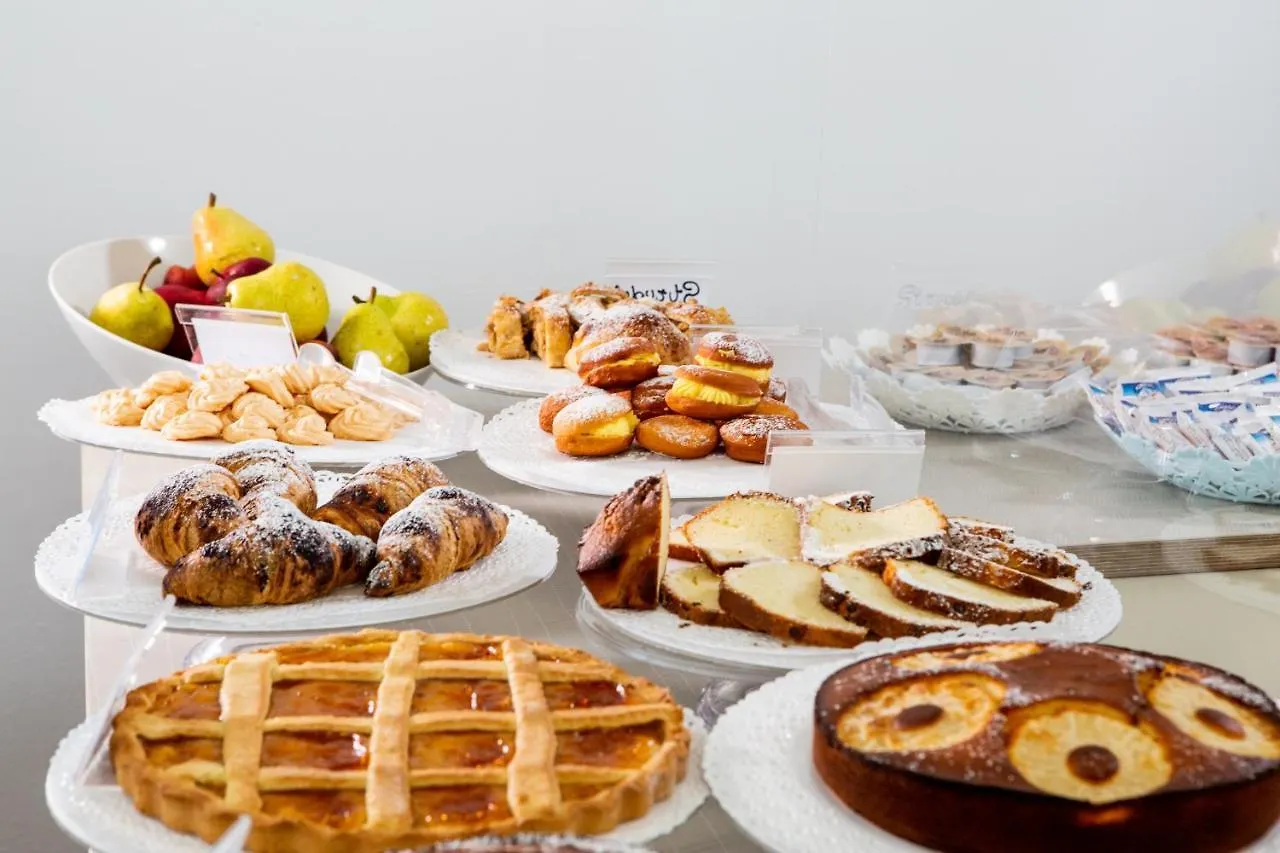 ***  Hotel Christian Ideale Per Famiglie Riccione Italia